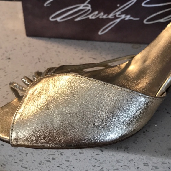 Stuart Weitzman Holiday Heels 👠 - Picture 4 of 8